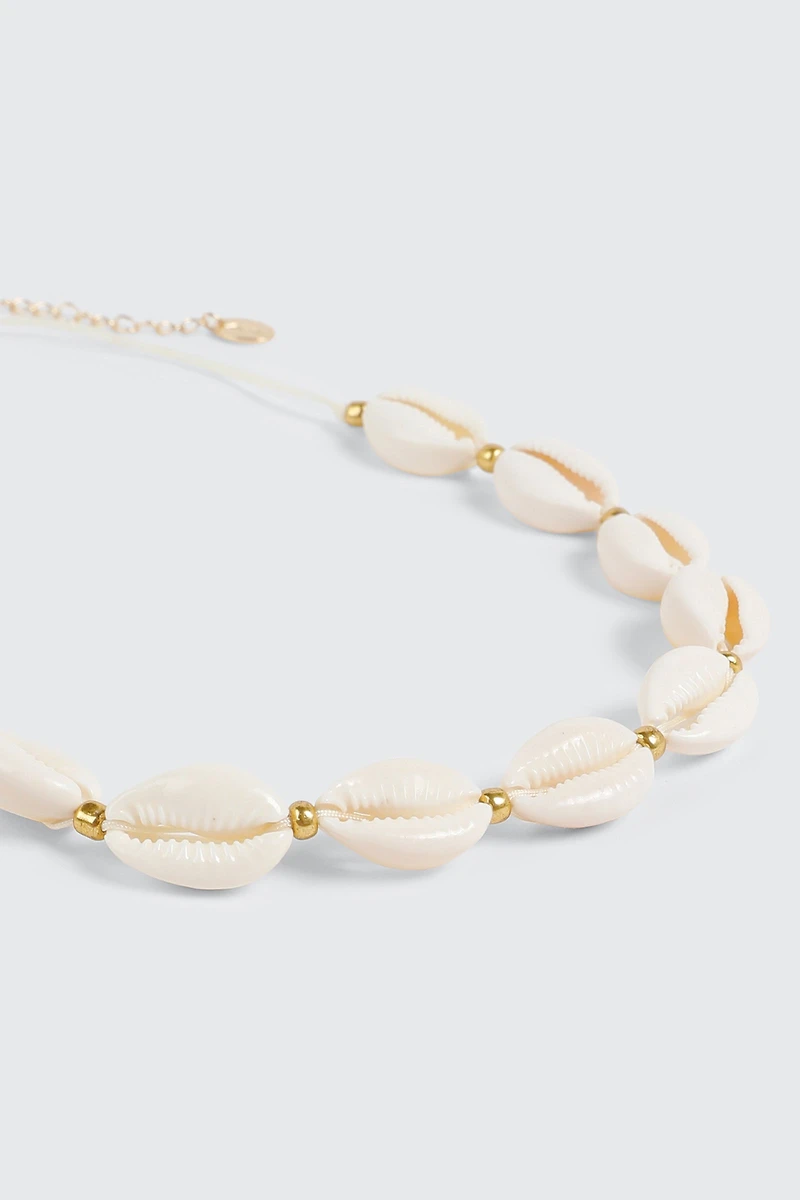 Collier à coquillages