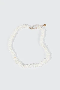 Collier en coquillage concassé