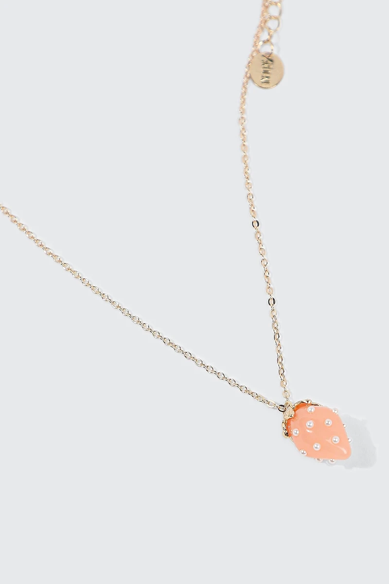 Collier pendentif fraise