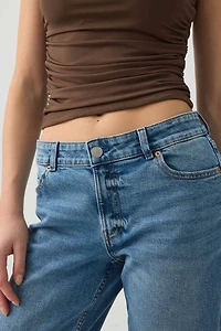 The Era Mid Rise Straight Jean