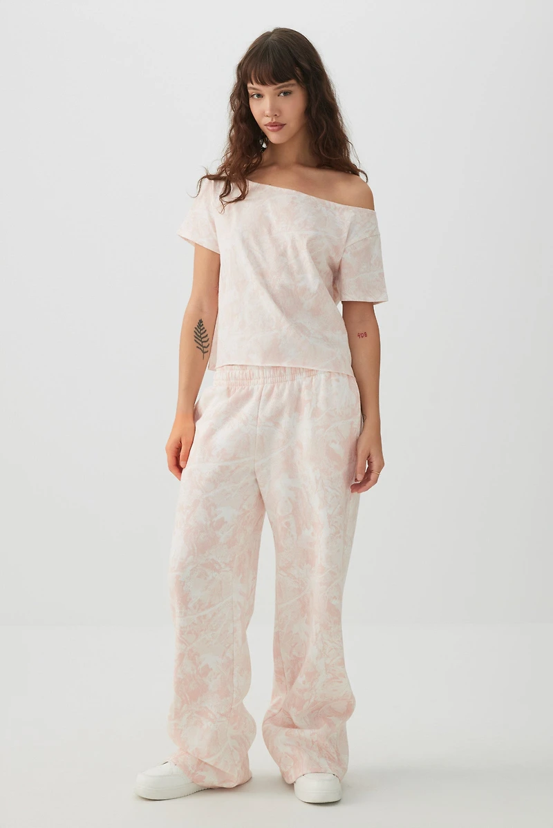 T-shirt à épaule dénudée camouflage rose