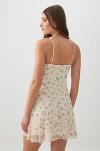 Robe courte à volants
