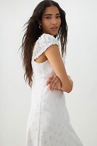 Robe midi paysanne à broderie anglaise