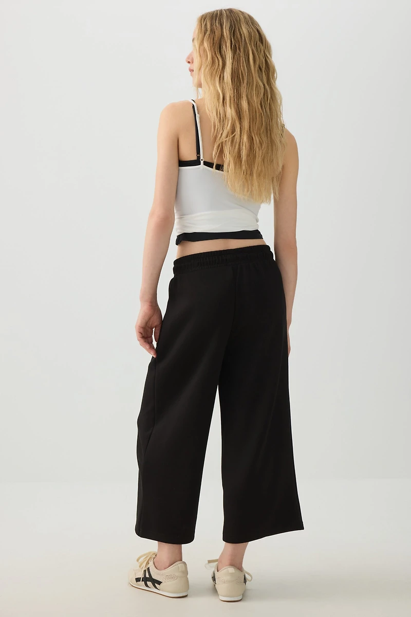 Wide Leg Pull On Capris