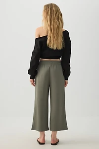 Wide Leg Pull On Capris