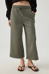 Wide Leg Pull On Capris