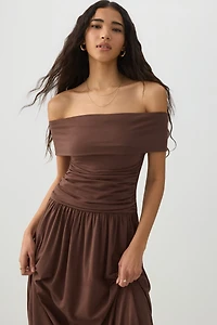 Robe midi à épaules dénudées