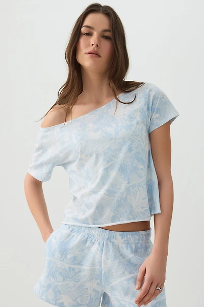 T-shirt à épaule dénudée camouflage bleu
