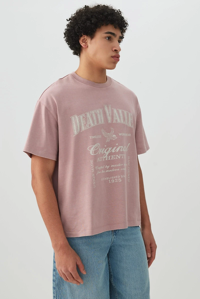 T-shirt graphique doux de coupe carrée