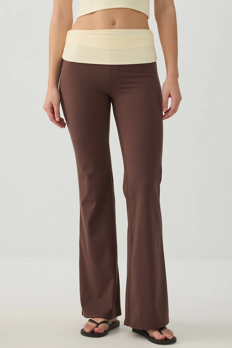 Legging évasé à taille repliable en tissu doux