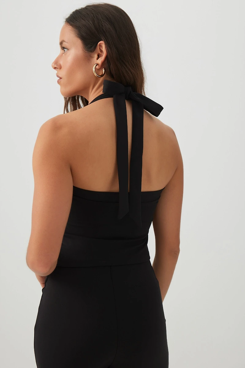 Camisole courte licou en tissu doux