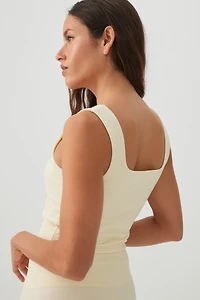 Camisole courte double épaisseur en tissu doux