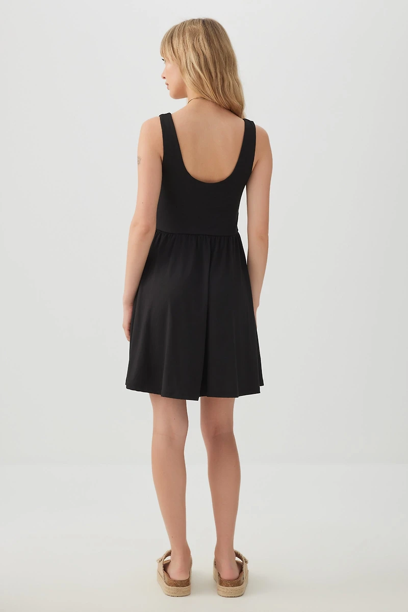 La robe virale courte