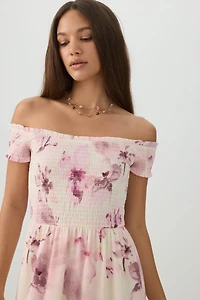 Robe midi smockée à épaules dégagées