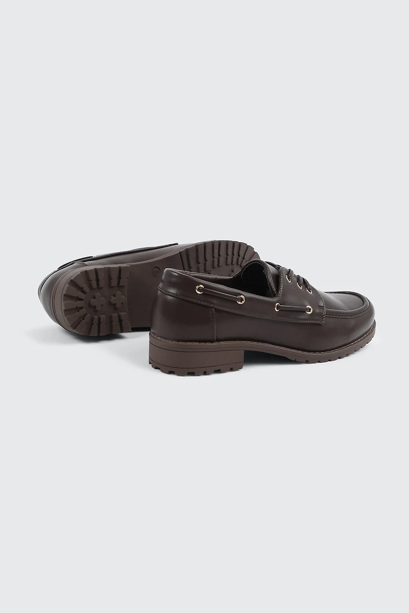 Chaussures bateau en faux cuir