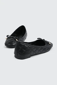 Ballerines surpiquées à bout carr