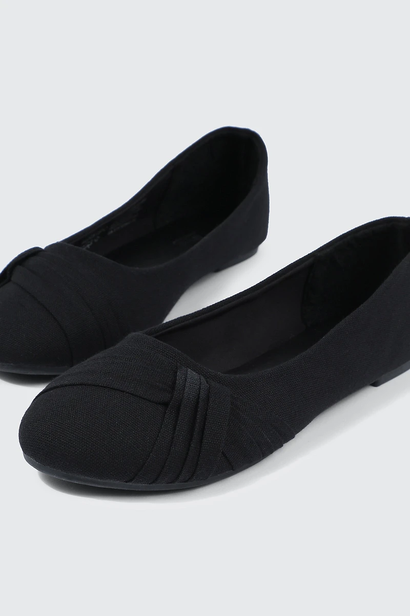Pleated Round Toe Ballet Flats