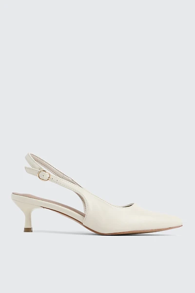 Talons à bout pointu et bride arrière