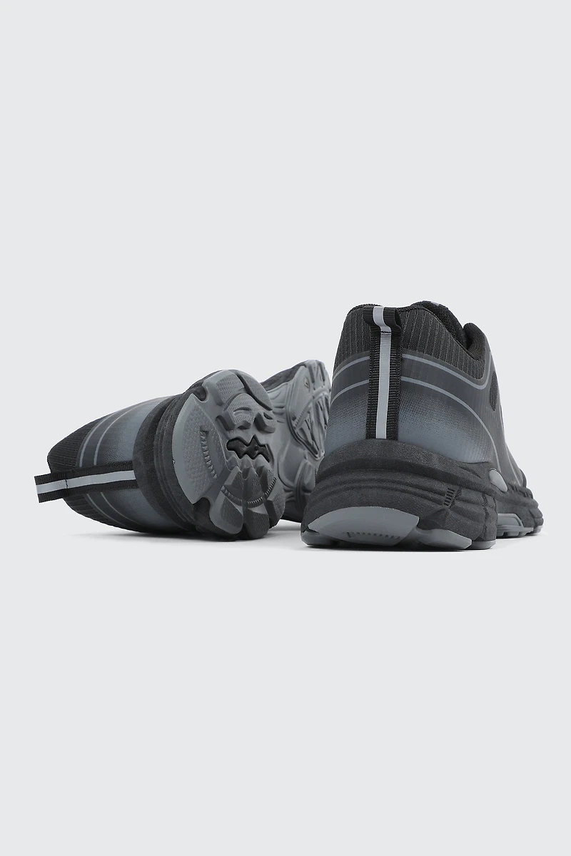 Bungee Lace Jogger Sneakers
