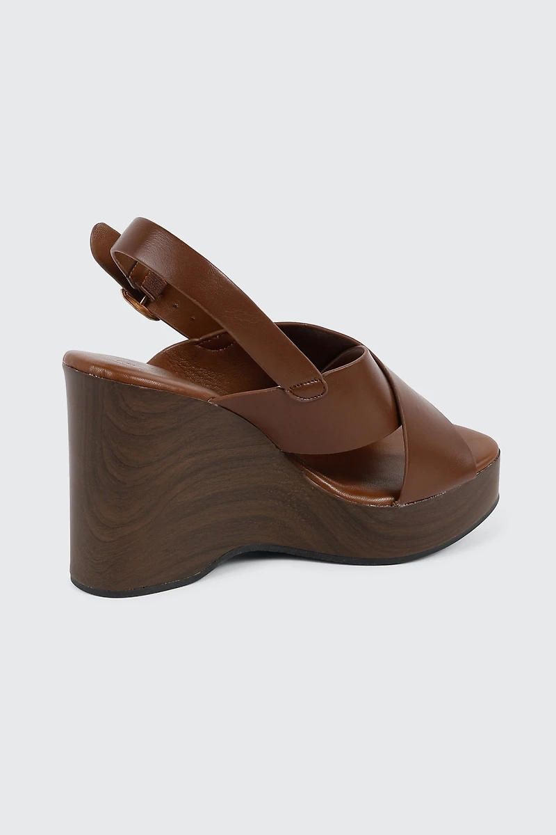 Sandales croisées à talon compensé