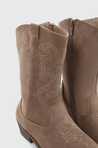 Bottes en faux suède brodées