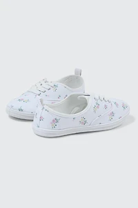 Low Top Canvas Sneakers