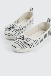 Espadrilles sans lacets à boucle
