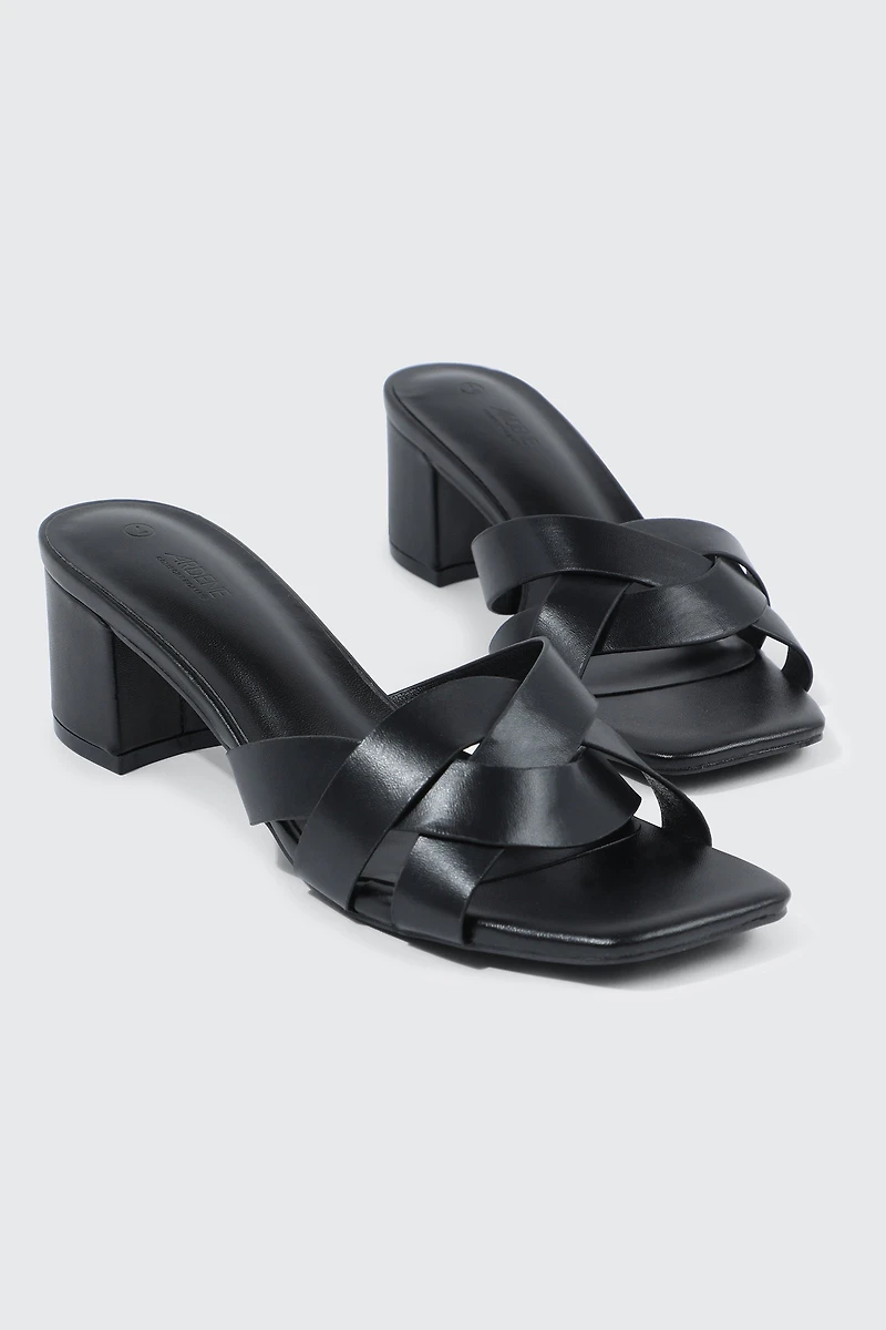 Sandales à talon brides tressées