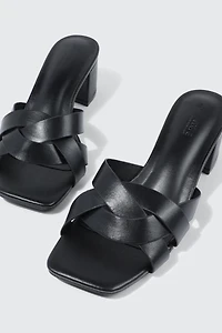 Sandales à talon brides tressées