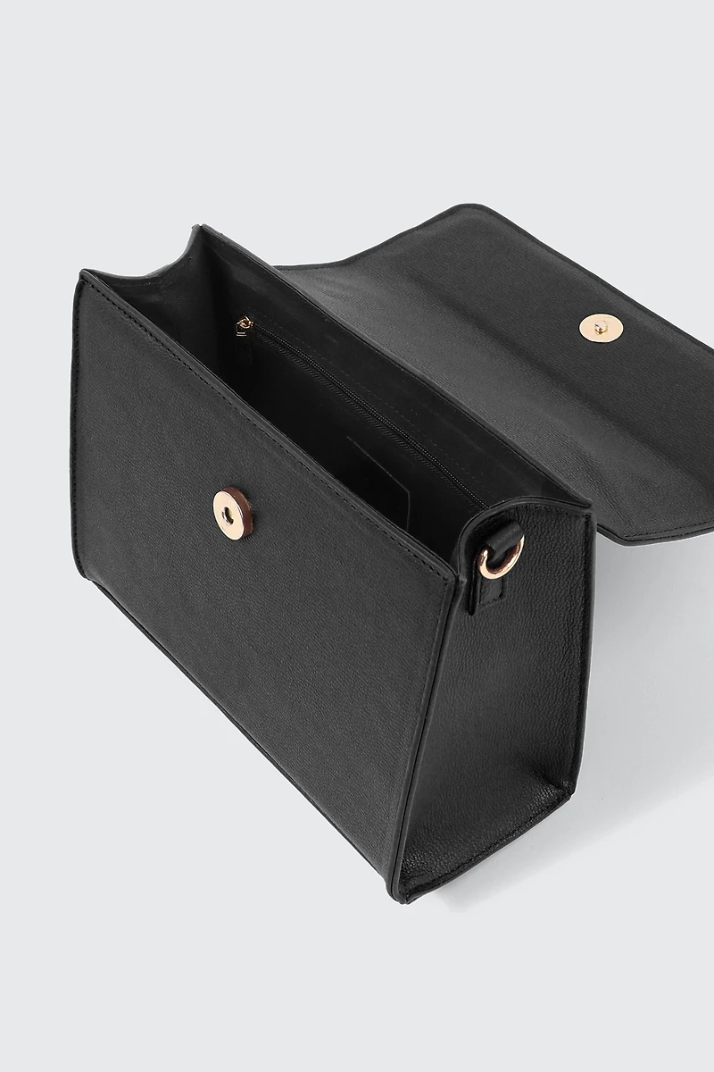 Sac à main carré en faux cuir