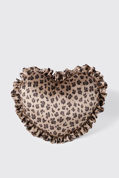 Coussin en velours léopard en forme de cœur