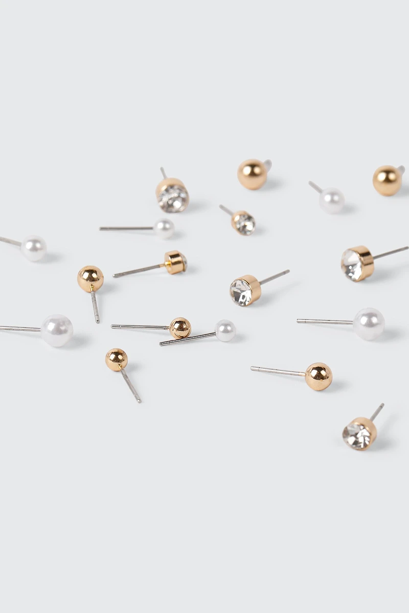 9 Pairs of Stud Earrings