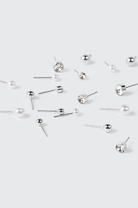 9 paires de boucles d'oreilles à clous