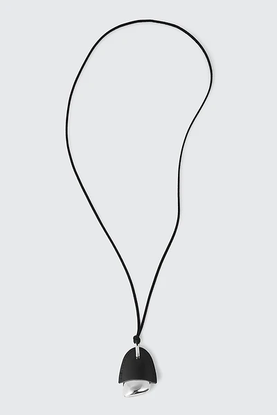 Collier cordon à pendentif