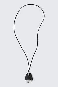 Collier cordon à pendentif