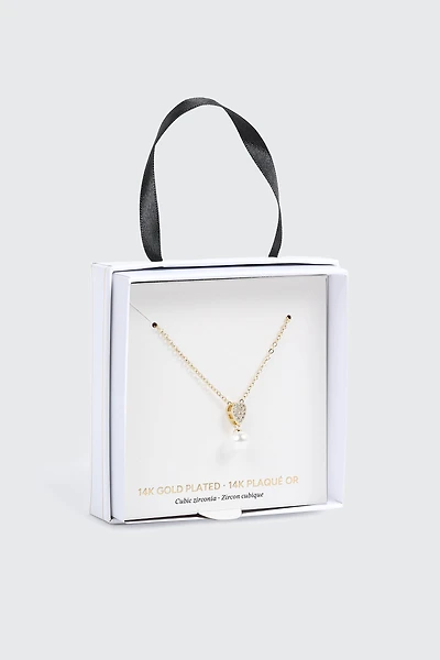 14K Gold Pearl and heart Pendant Necklace