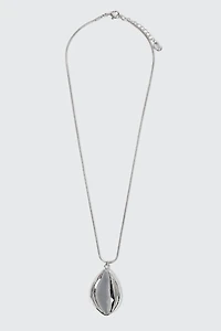 Collier à pendentif ondulé