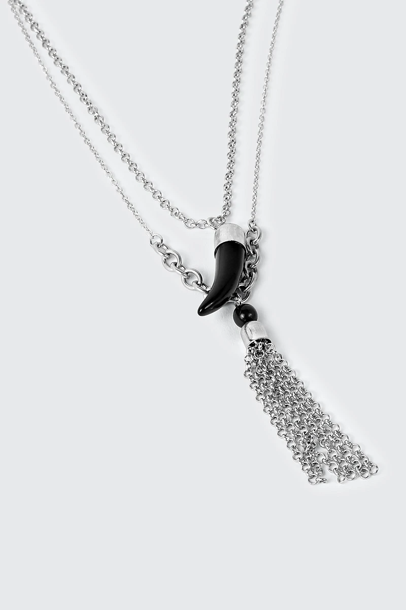 Collier deux rangs à pendentif corne