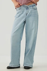 Jeans taille basse à jambe large avec cordon