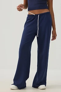Pantalon jambe large et taille à cordon