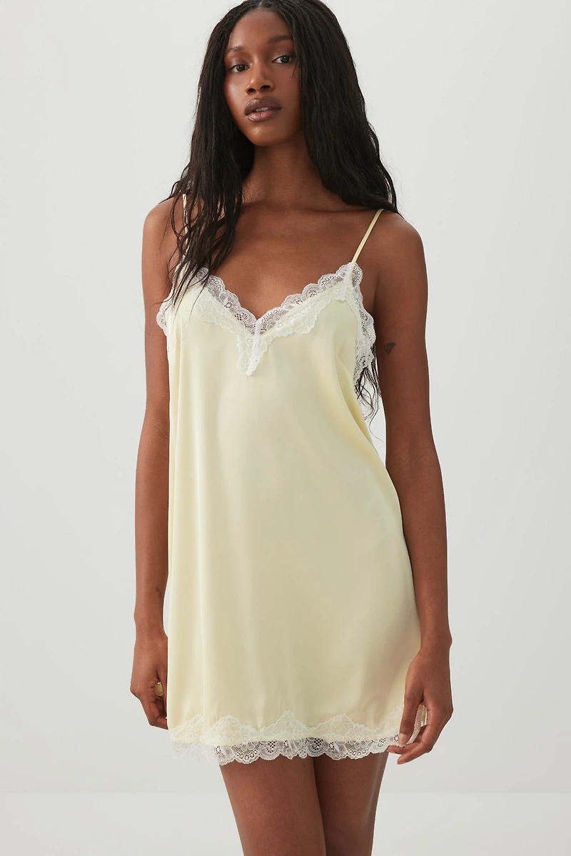 Nuisette en satin
