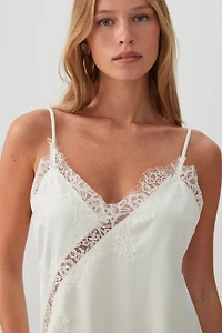Tunique en satin à dentelle asymétrique