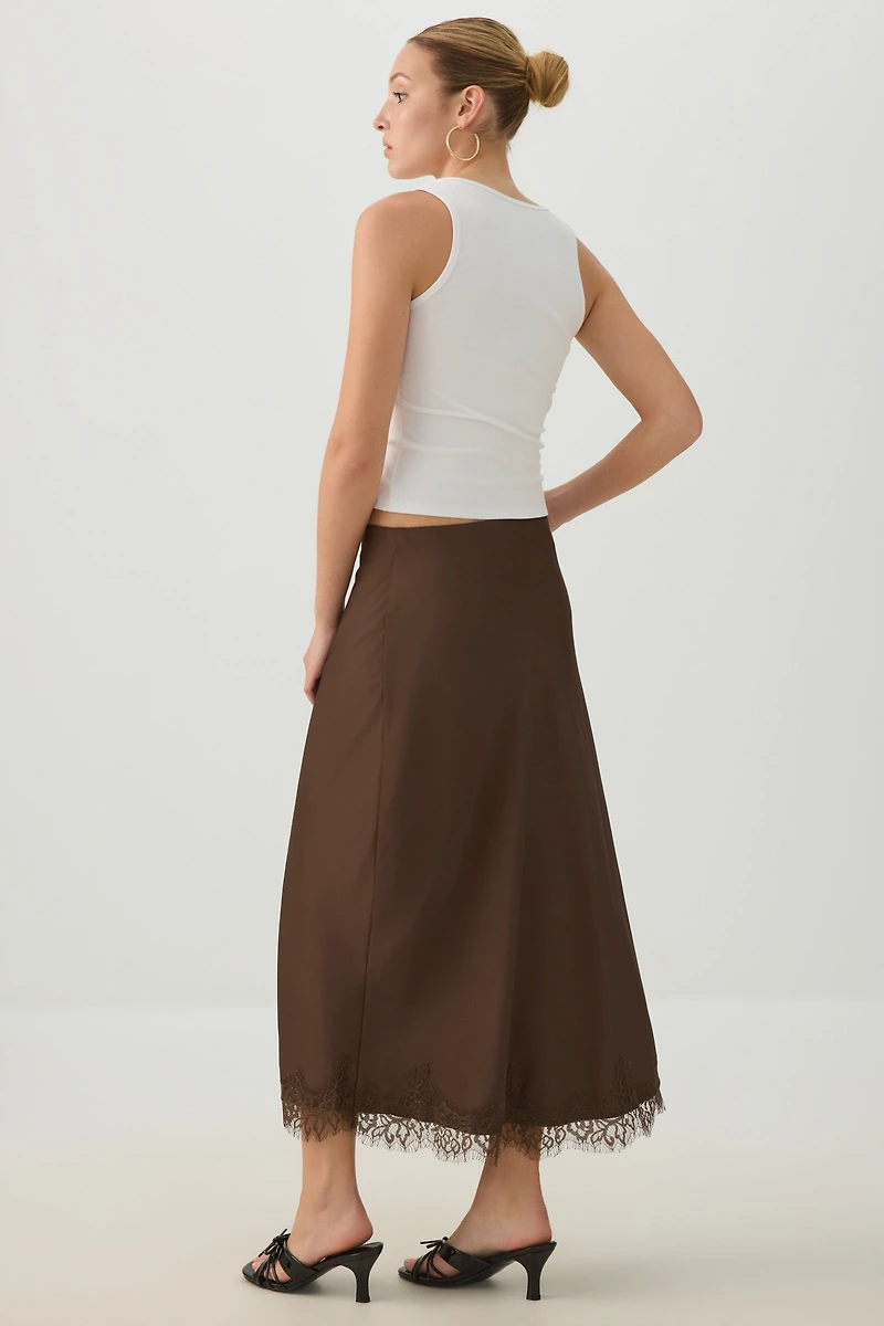 Jupe maxi en satin et dentelle