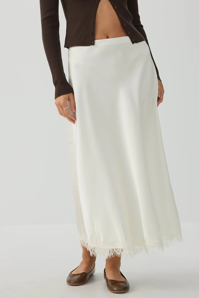 Jupe maxi en satin et dentelle