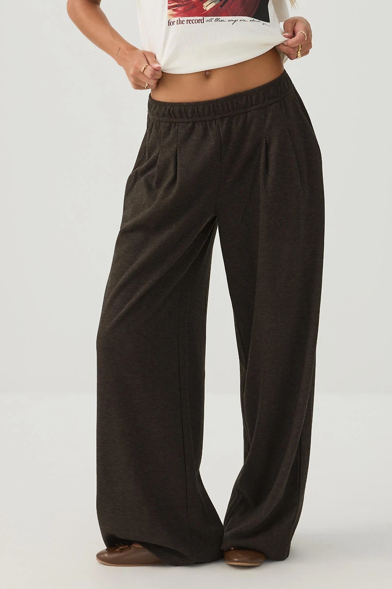 Pantalon en tricot à jambe large avec plis
