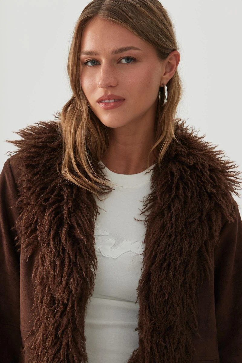 Manteau en faux suède à grand col duveteux