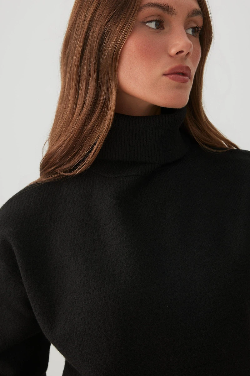 MODERAKNIT™ Oversized Turtleneck Sweater