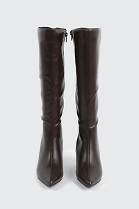 Bottes à talon haut et bout pointu