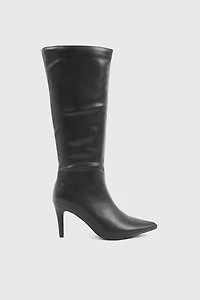 Bottes à talon haut et bout pointu