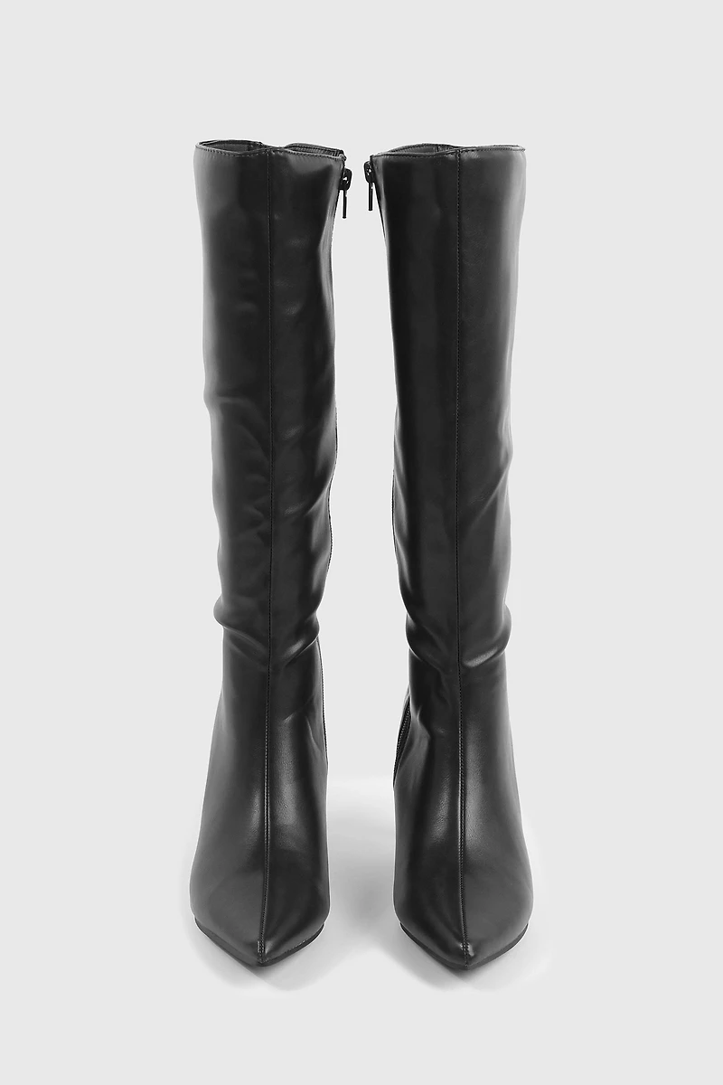 Bottes à talon haut et bout pointu